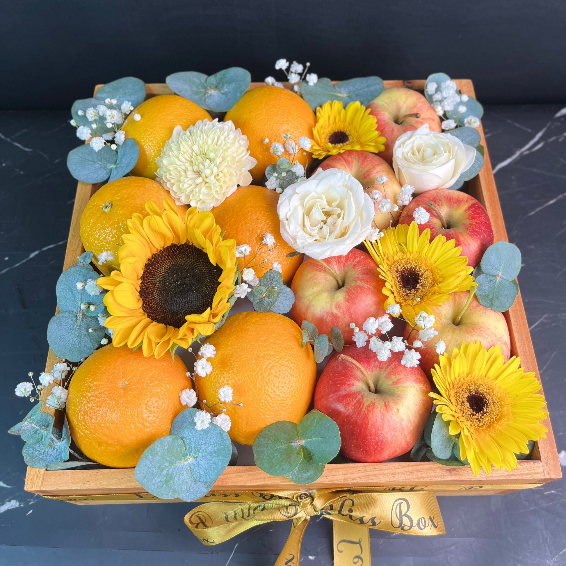 Sunflower Wooden Fruit Box – Parcel Buah & Bunga Matahari Segar Jakarta, Surabaya, Cirebon