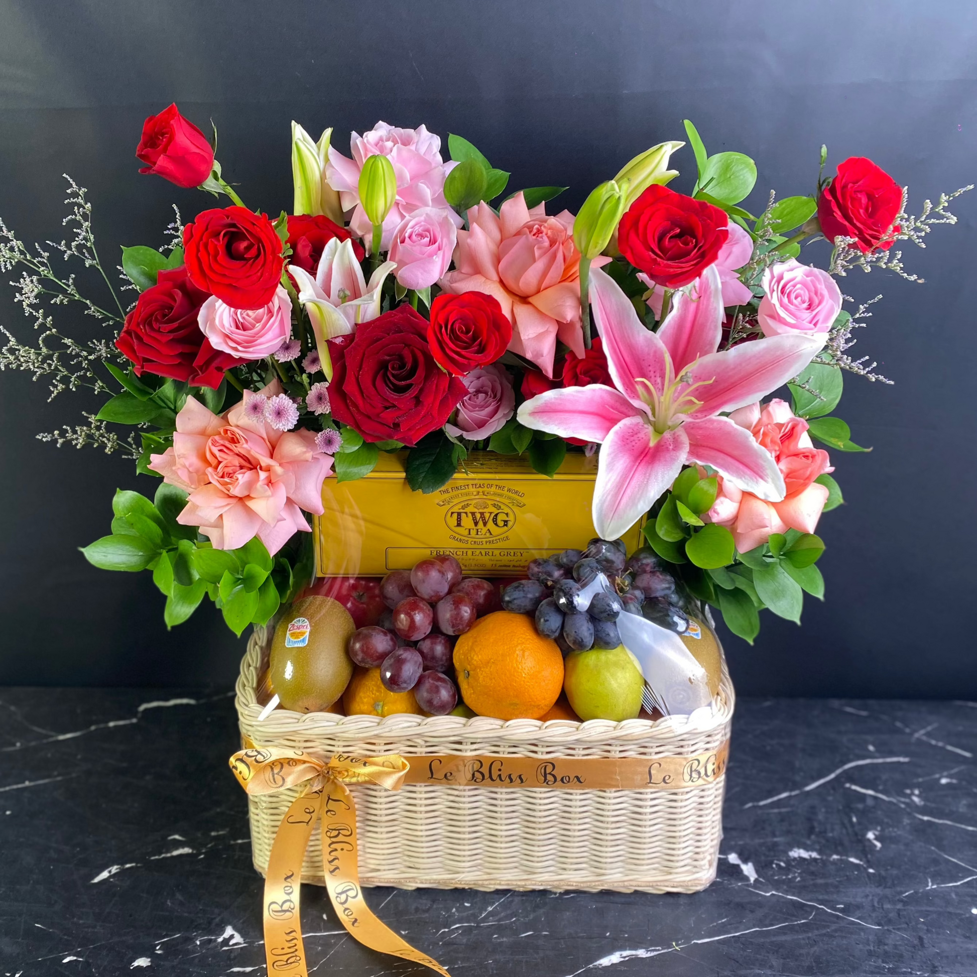 TWG Tea Hamper by Le Bliss Box, hamper two dengan kombinasi buah dan bunga segar. parcel buah surabaya, hamper buah surabaya, parcel buah jakarta