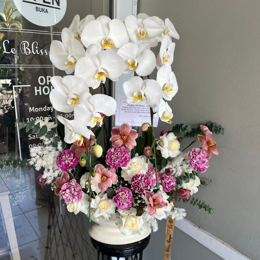 Vas anggrek dari Le Bliss Bouquet untuk Tangerang Selatan.