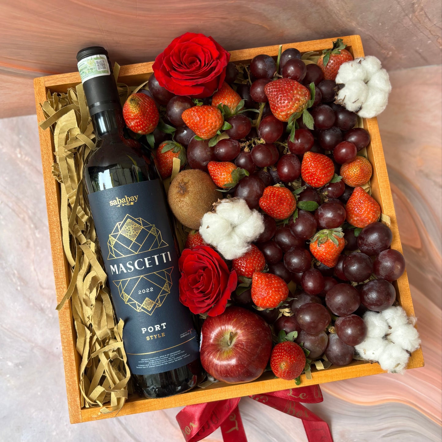 Wine Hamper Jakarta Indonesia – Elegant gift set with fine wine, gourmet treats, and luxury packaging, perfect for special occasions and corporate gifting. Jabodetabek delivery