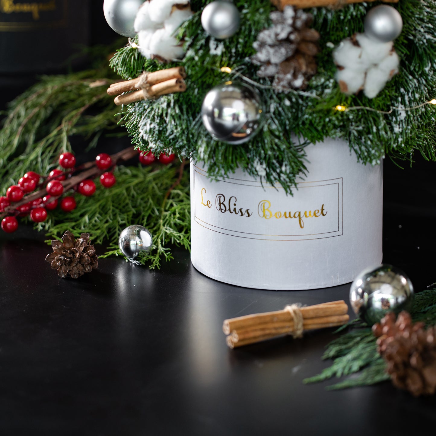 Fresh Christmas Tree Petite Bloombox