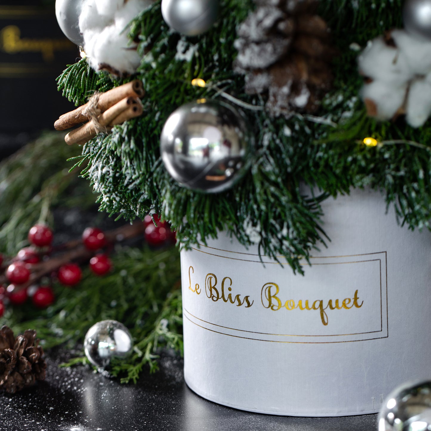 Fresh Christmas Tree Petite Bloombox