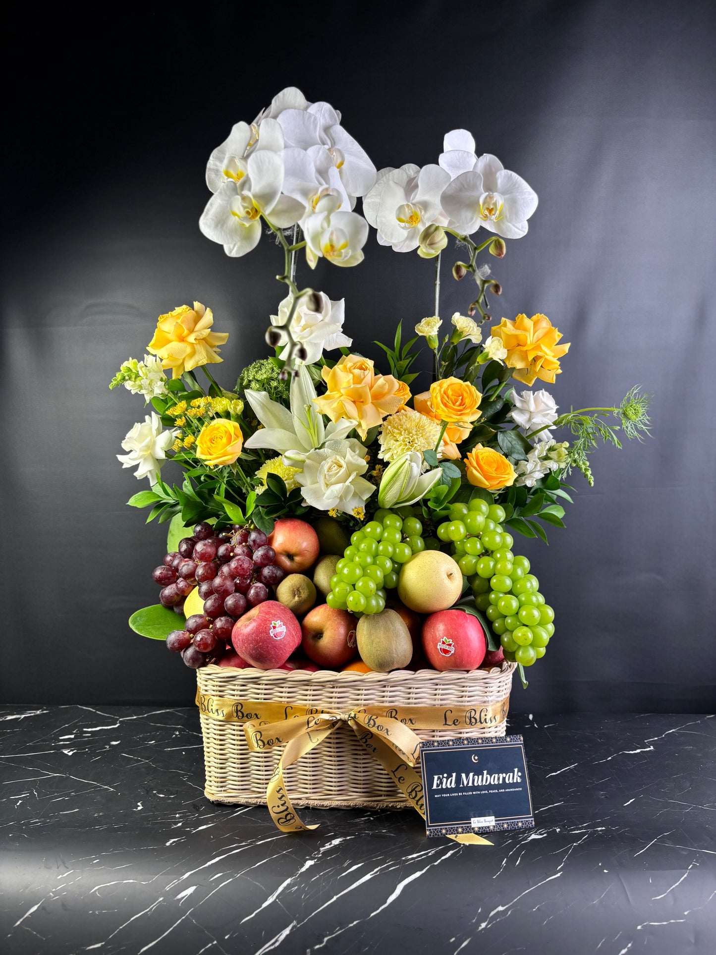 exclusive premium grand fruit hamper with orchid jakarta tangerang indonesia parcel buah surabaya