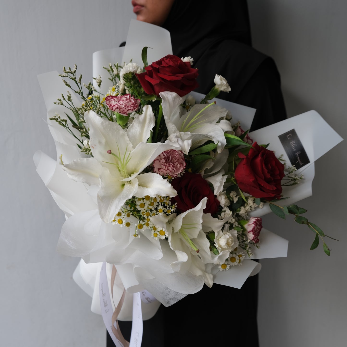 explorer rose with lily bouquet JAKARTA INDONESIA delivery by le bliss bouquet