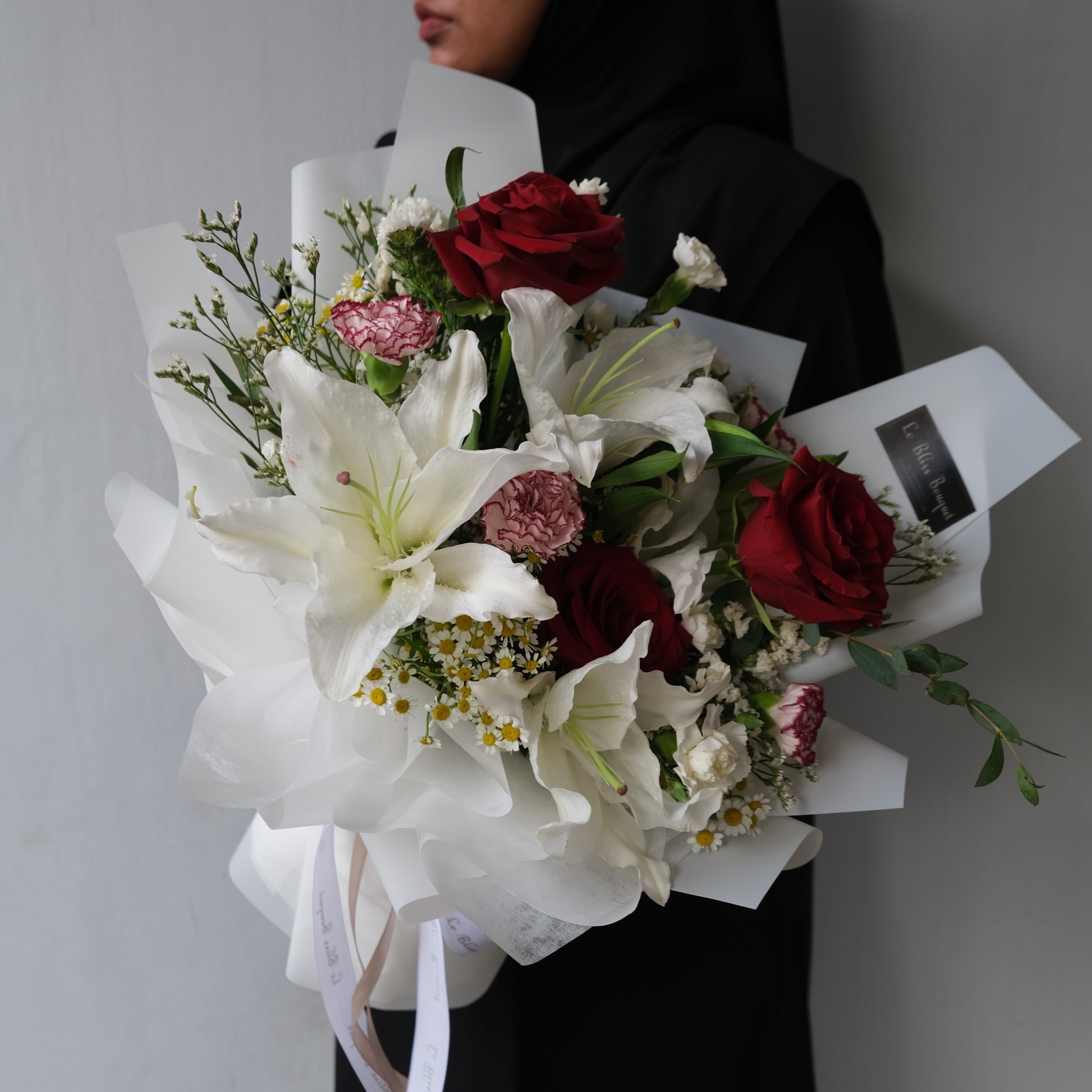 explorer rose with lily bouquet JAKARTA INDONESIA delivery by le bliss bouquet