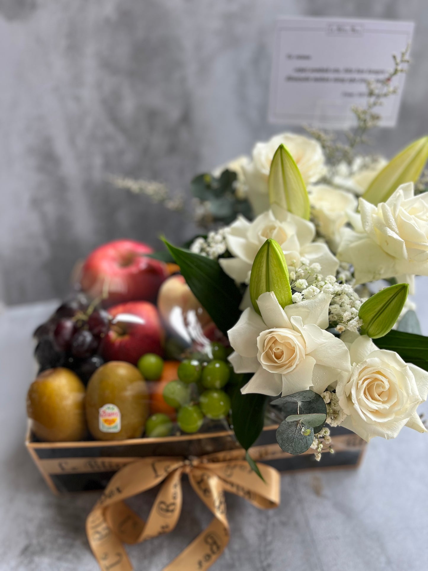 parcel buah bunga by le bliss bouquet. toko parcel buah surabaya pengiriman cepat