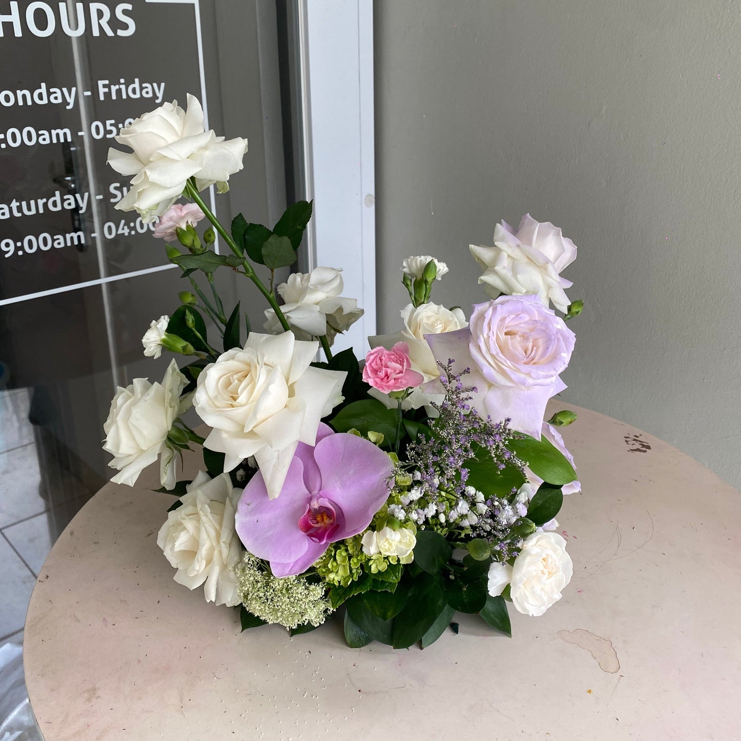 Lilac White Table Decor
