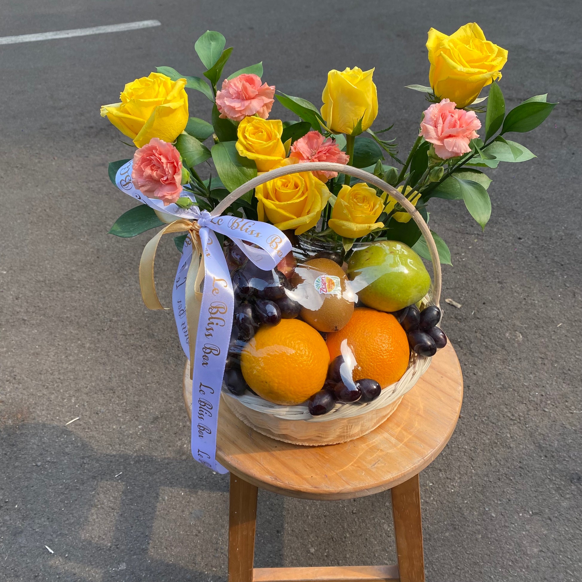 Fruit Hamper Jakarta Yellow Rose