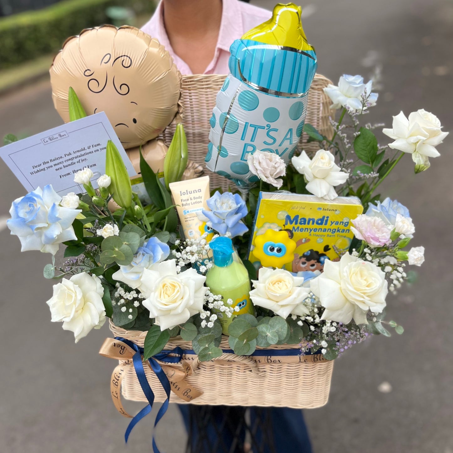 Grand Rattan Hamper Newborn Gift