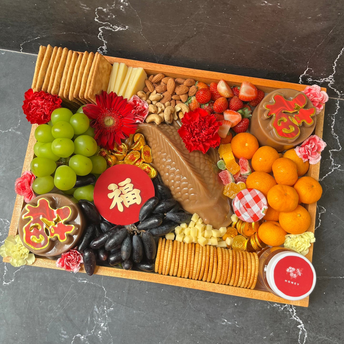 imlek hamper kue dodol kue keranjang pengiriman jakarta cny hamper cheese platter by le bliss