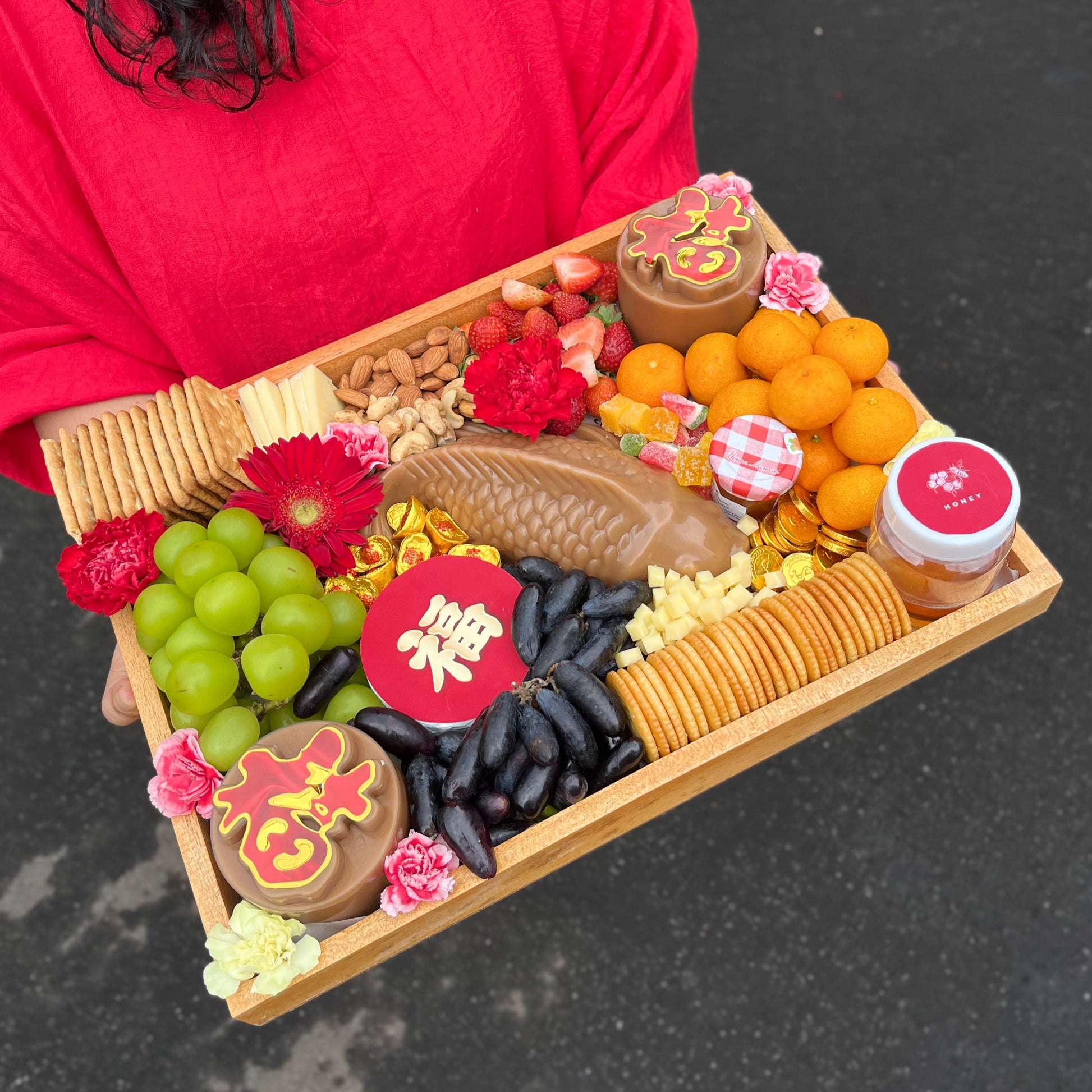 imlek hamper kue keranjang pengiriman jakarta cny hamper cheese platter by le bliss