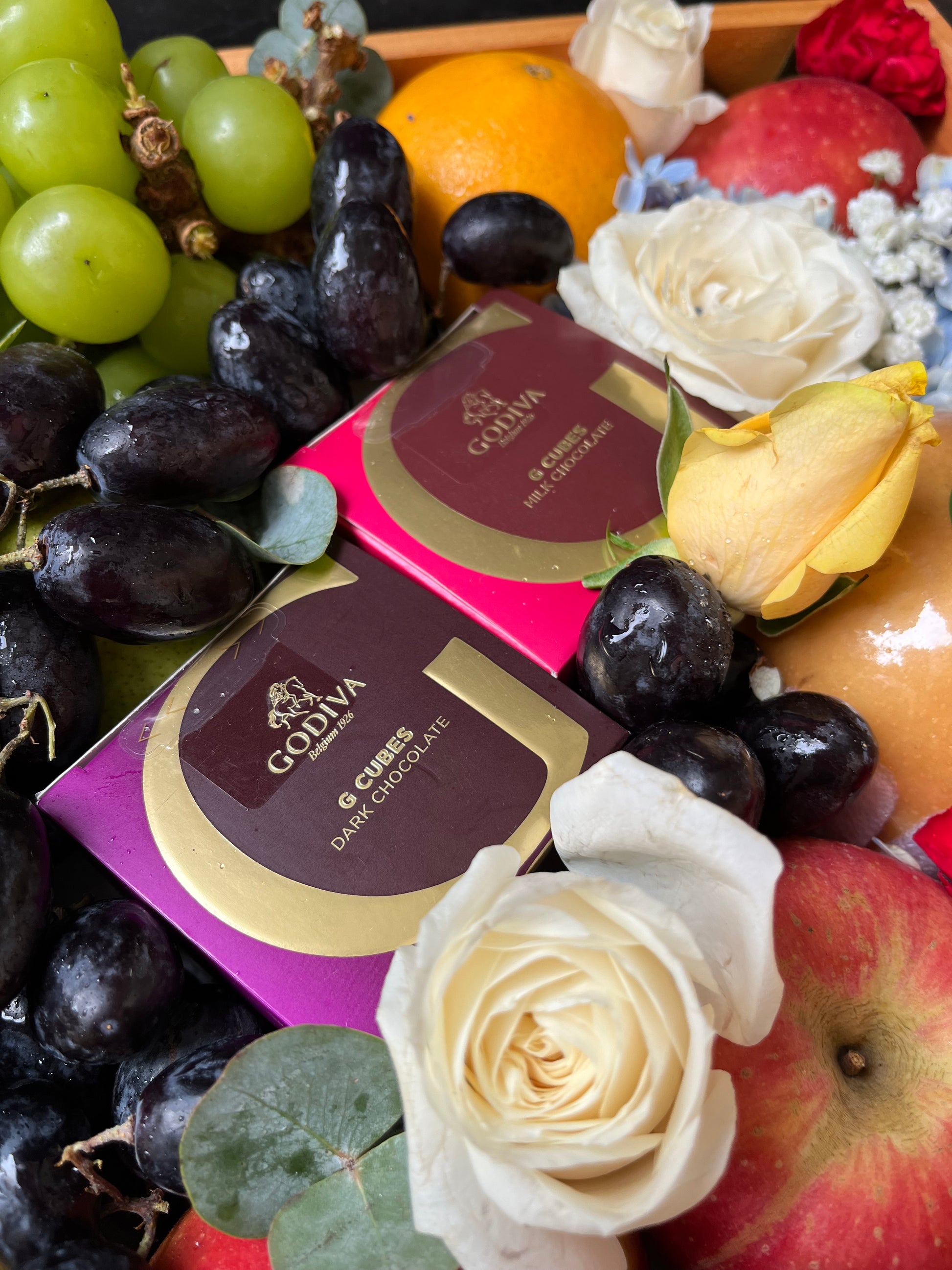 parcel buah dengan coklat Godiva by le bliss pengiriman jakarta