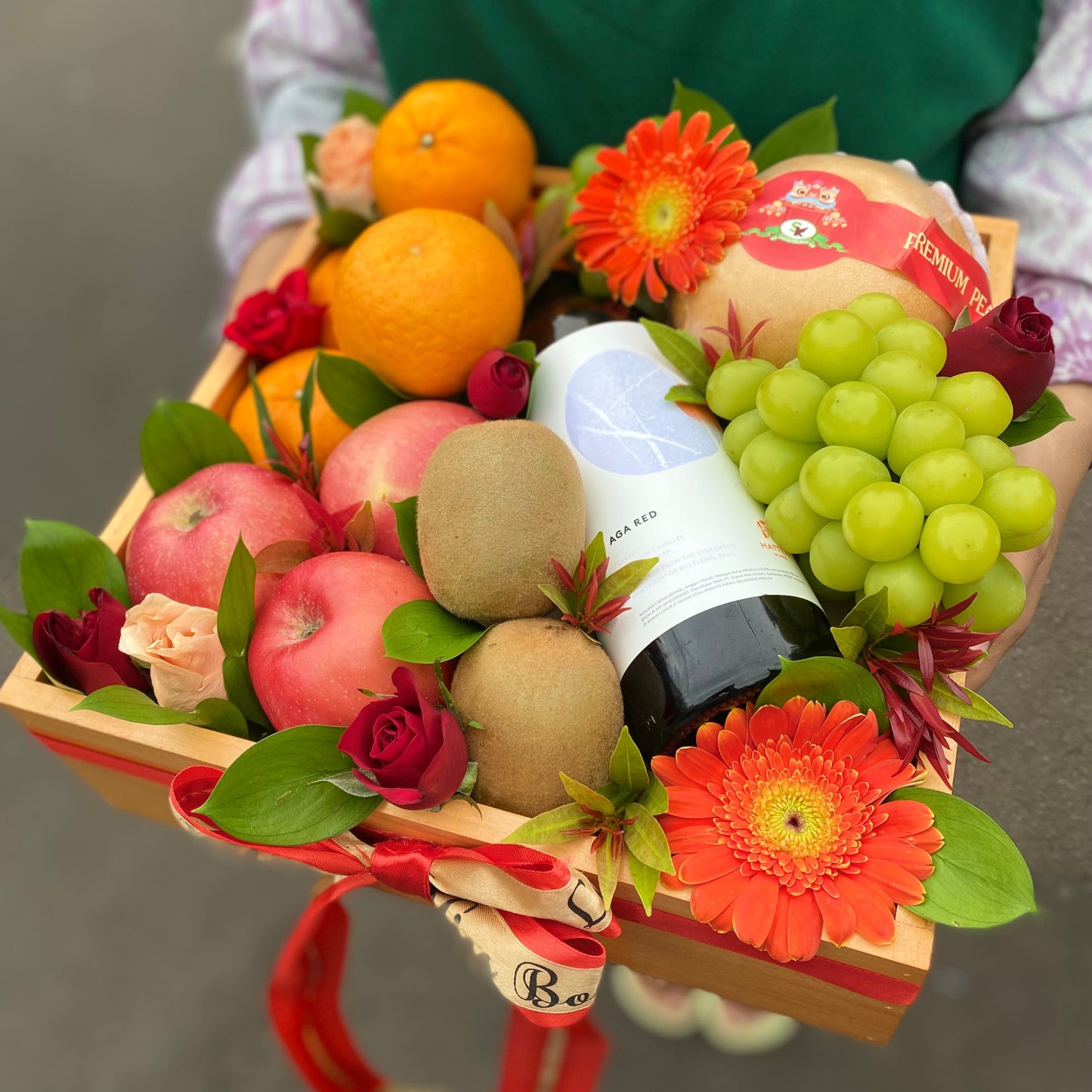 parcel buah imlek dengan wine delivery jakarta dan sekitarnya by le bliss