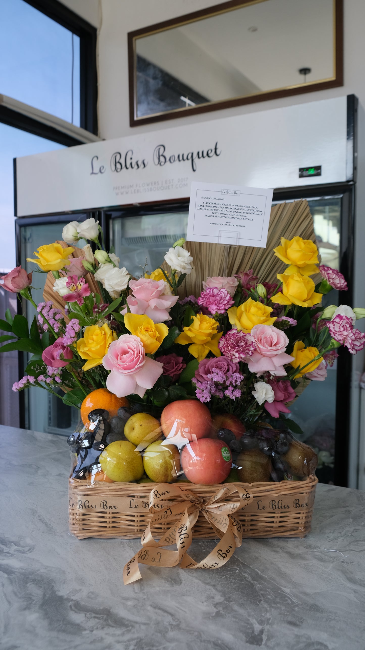 parcel buah premium, fruit hamper cirebon indonesia by le bliss box