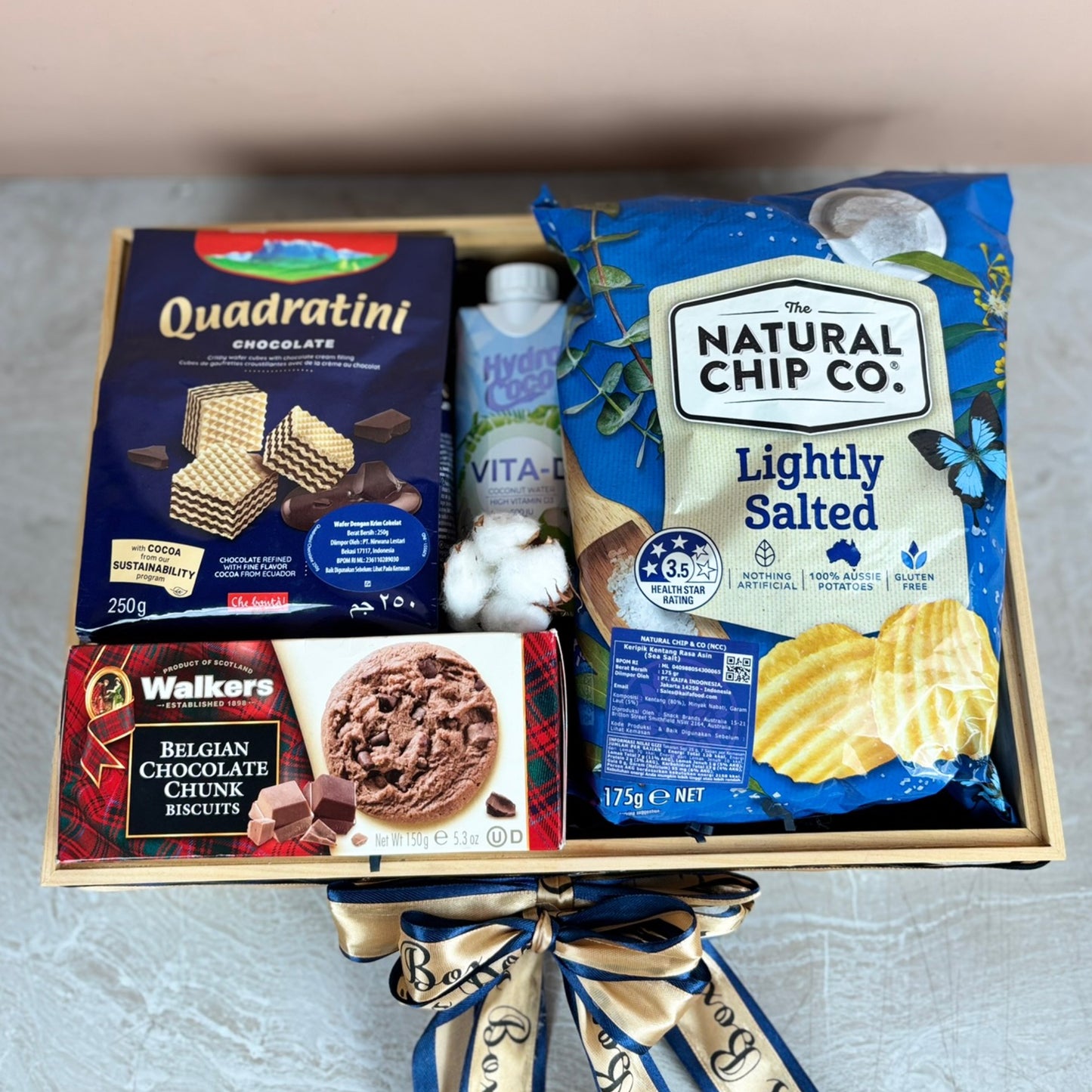 Blue Wooden Gourmet Hamper