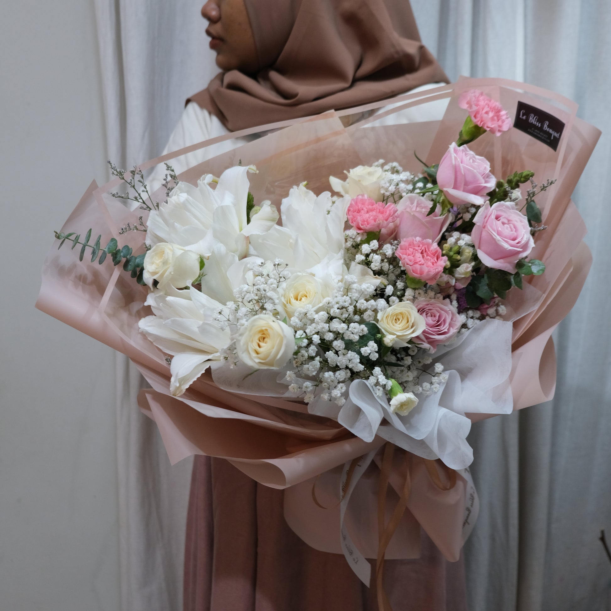 pink to white bouquet jakarta delivery by le bliss