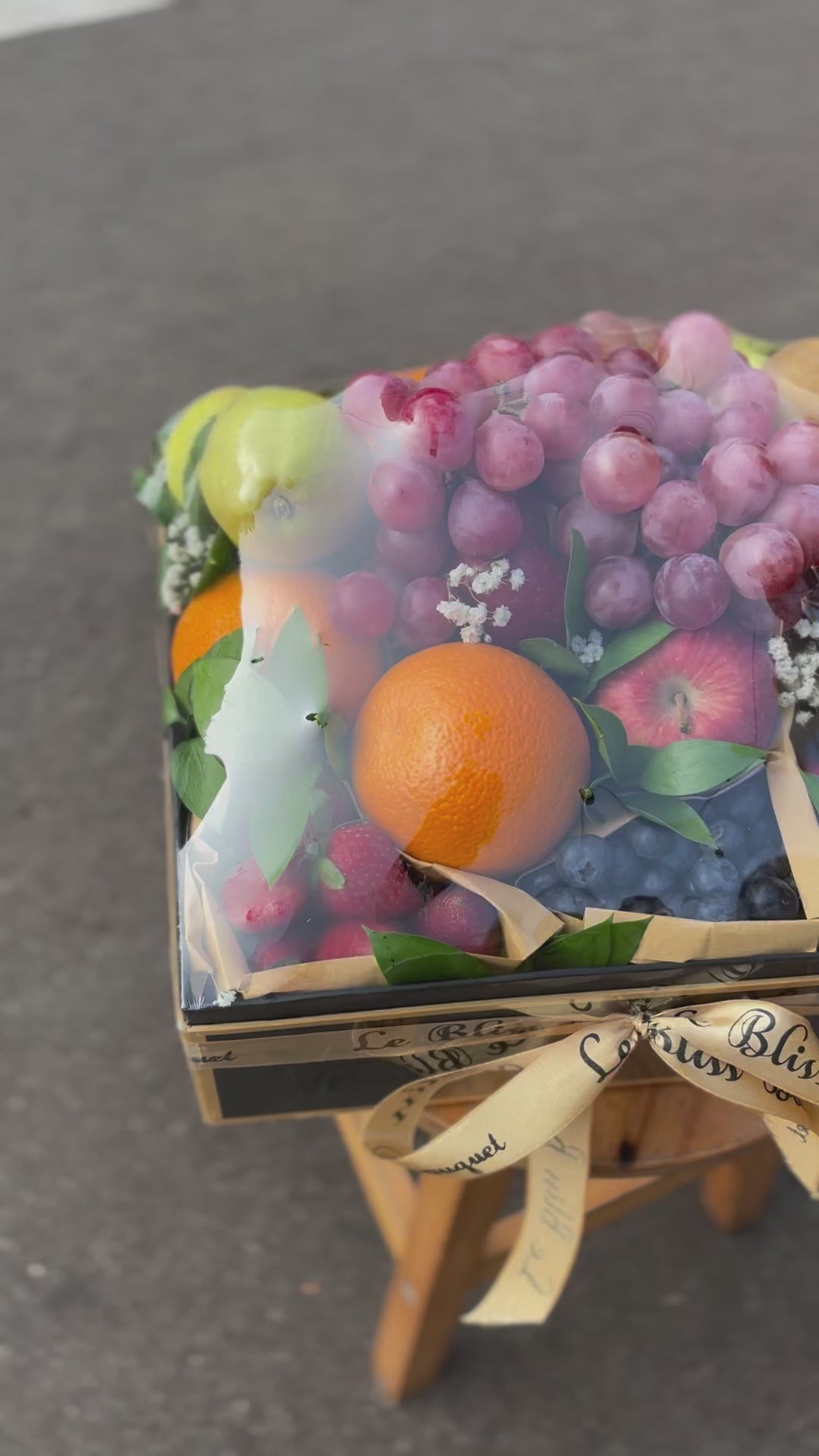Parcel Buah Cherry Berries tangerang BSD City Jakarta, fruit hamper delivery Jakarta by le bliss box