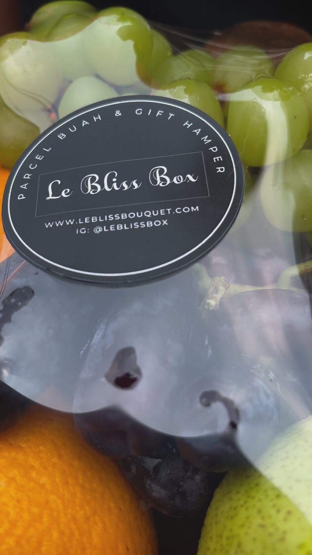 parcel buah surabaya dengan kombinasi mawar dan buah by le bliss bouquet, perfect untuk baby boy