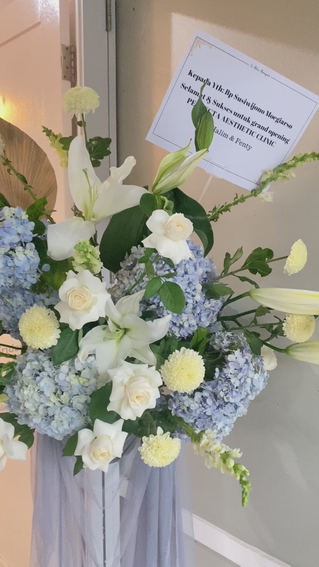Standing flower delivery in Jakarta & Tangerang with fast service. by le bliss bouquet
