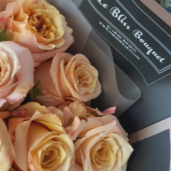 Round bouquet with shimmer Ecuador roses in champagne peach tone – luxury gift by Le Bliss Bouquet, flower bouquet Surabaya