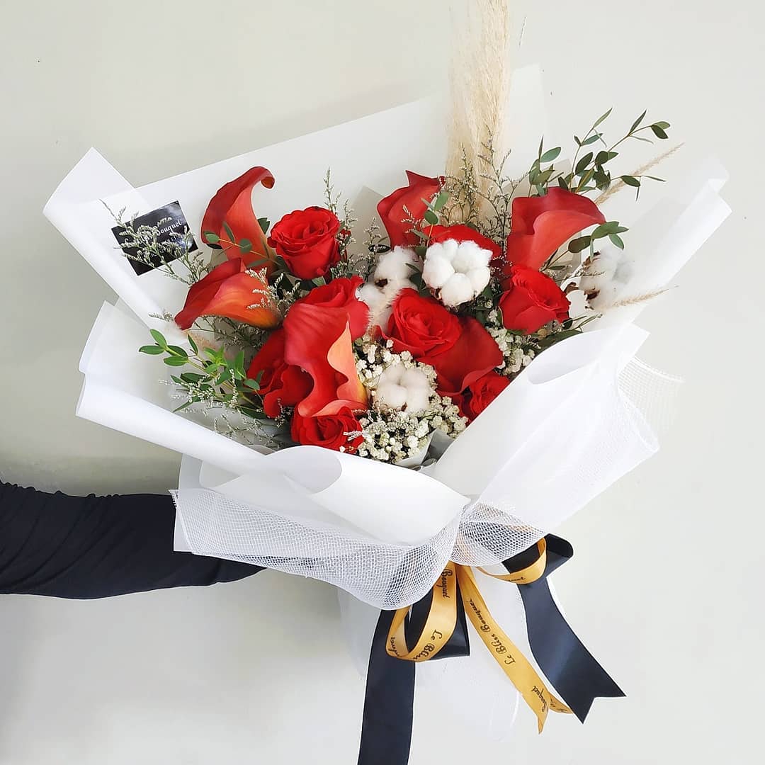 red calla lily hand bouquet jakarta by le bliss bouquet