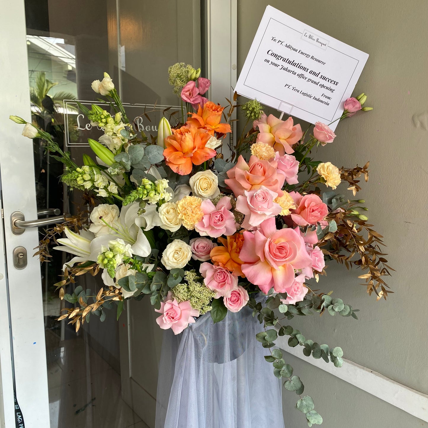 standing flower jakarta delivery florist jakarta by le bliss bouquet