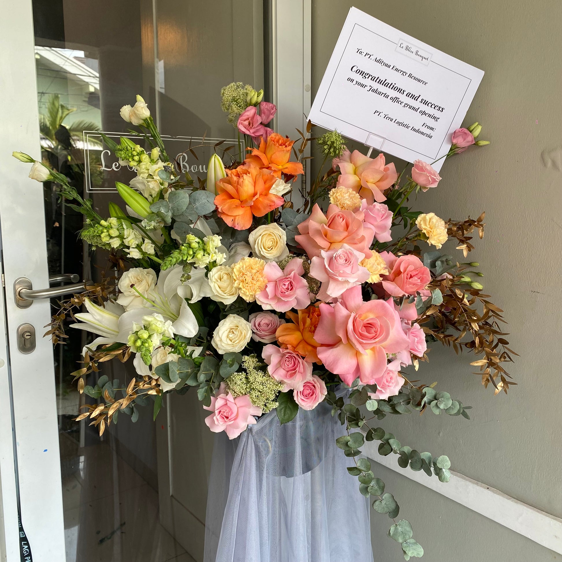 standing flower jakarta delivery florist jakarta by le bliss bouquet