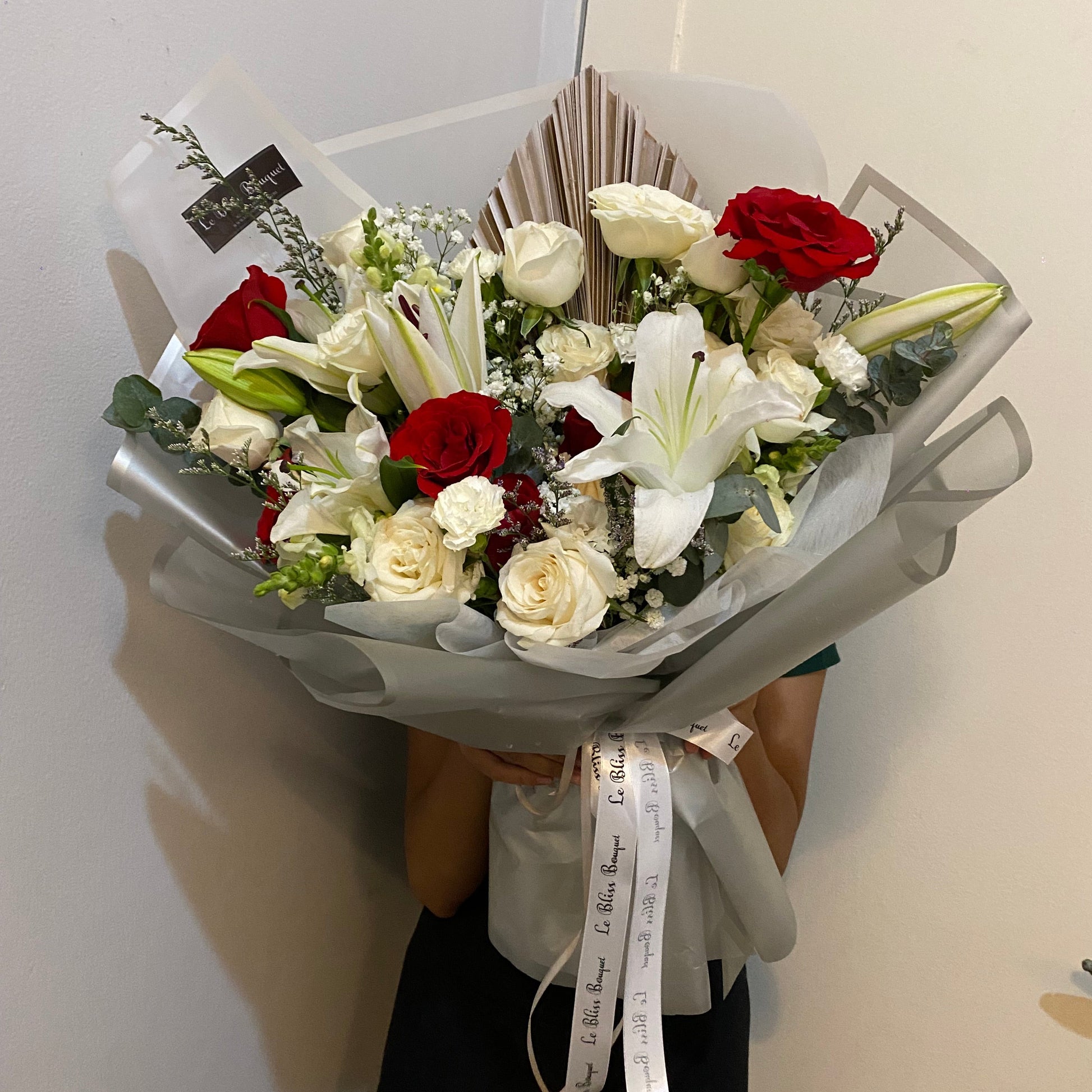 white lily and rose white red rose bouquet jakarta delivery